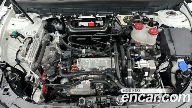 Mercedes-Benz EQB 2025 — ფოტო 17/20