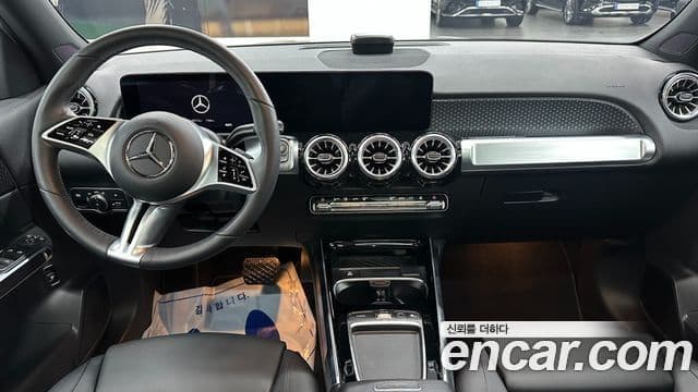 Mercedes-Benz EQB 2025 — ფოტო 1/20