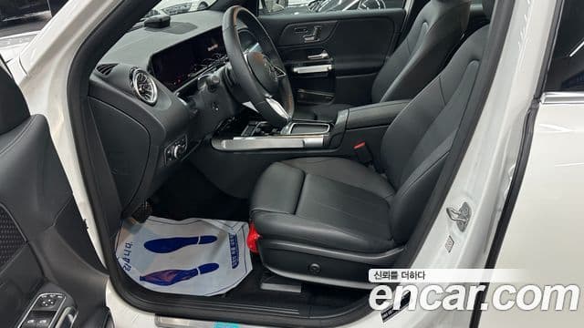 Mercedes-Benz EQB 2025 — ფოტო 19/20