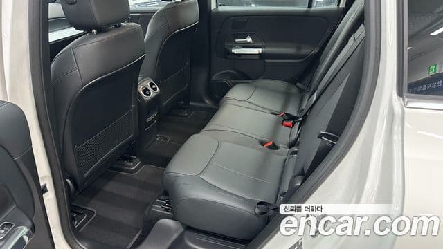 Mercedes-Benz EQB 2025 — ფოტო 10/20