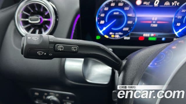 Mercedes-Benz EQB 2025 — ფოტო 8/20