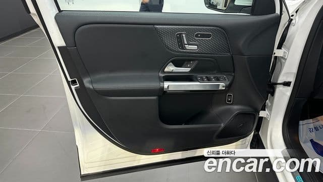 Mercedes-Benz EQB 2025 — ფოტო 20/20