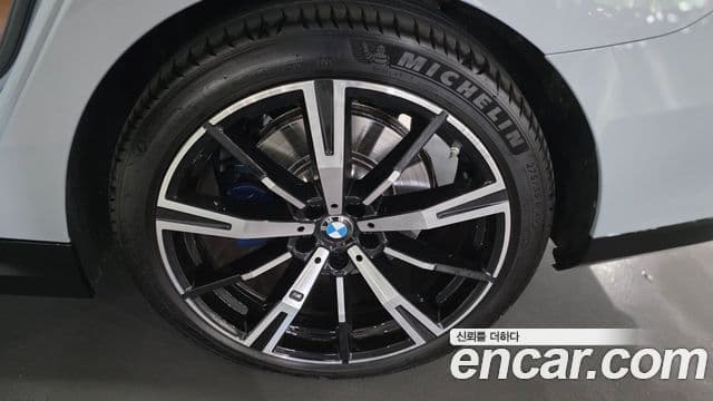 BMW 5 Series 2025 — Photo 12/12
