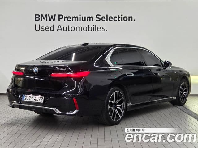 BMW 7 Series 2023 — Photo 3/18