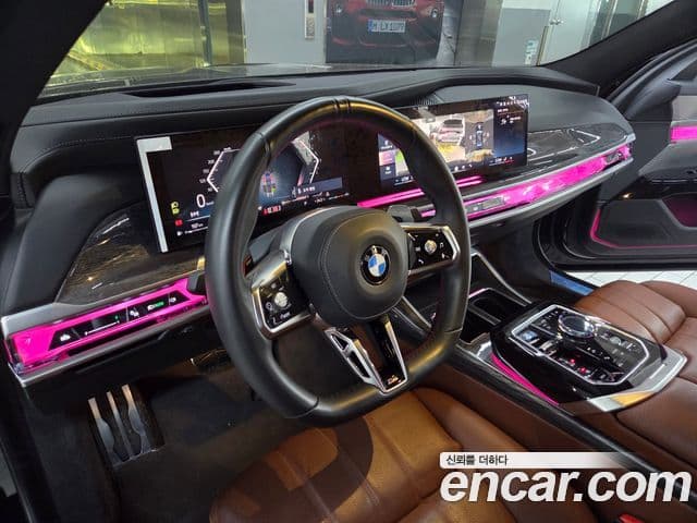 BMW 7 Series 2023 — Photo 12/18