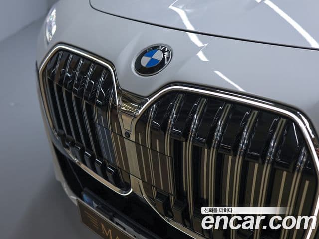 BMW 7 Series 2025 — ფოტო 18/20