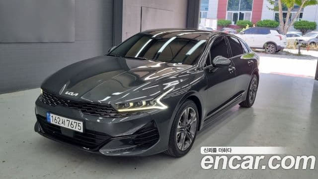 Kia K5 2023 — Şəkil 1/18