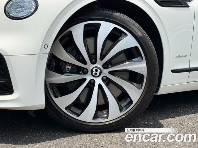 Bentley Flying Spur 2023 — Фото 4/18