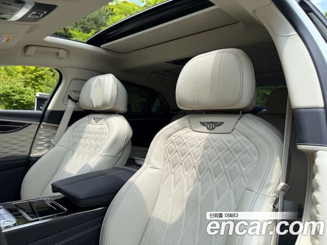 Bentley Flying Spur 2023 — Фото 10/18