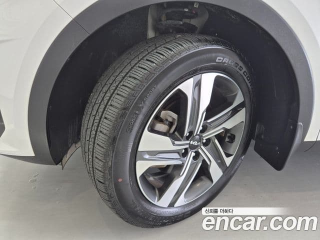 Kia Sorento 2023 — Şəkil 16/20