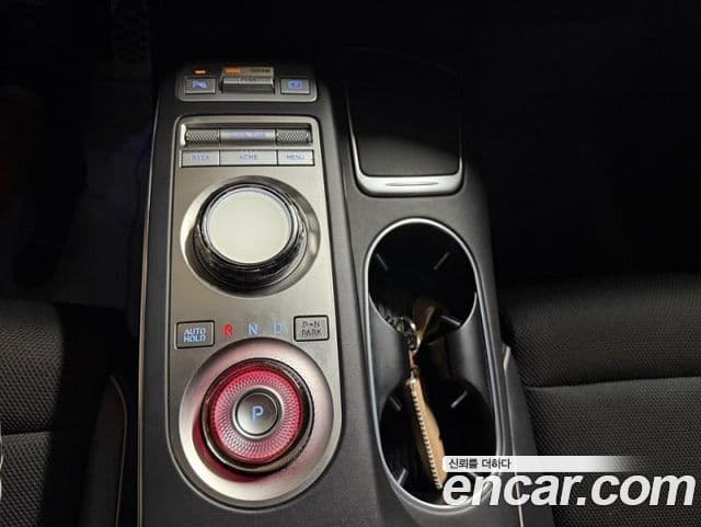 Genesis GV70 2021 — ფოტო 12/20