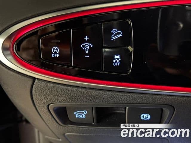 Genesis GV70 2021 — ფოტო 14/20