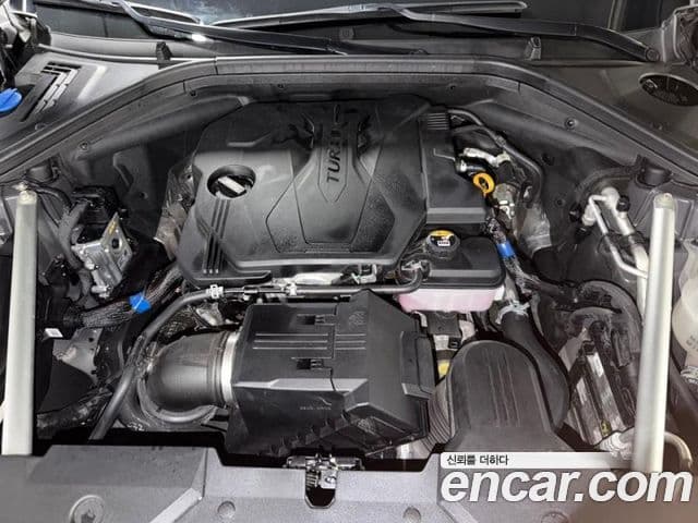Genesis GV70 2021 — ფოტო 19/20