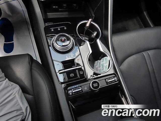 Kia K5 2023 — ფოტო 8/20