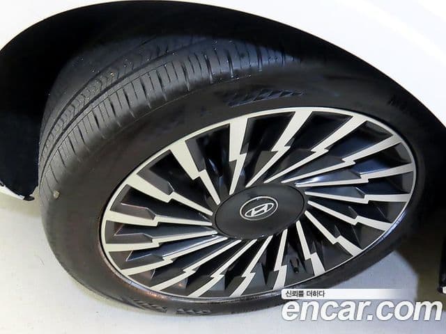 Hyundai Grandeur 2024 — Фото 19/20