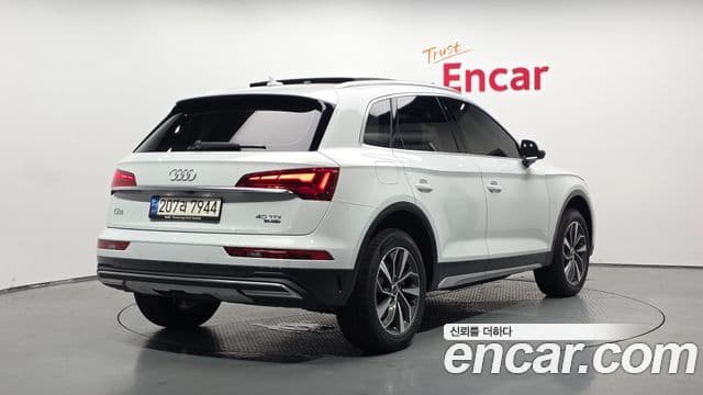 Audi Q5 2023 — ფოტო 2/20