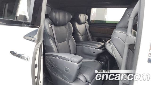 Toyota Alphard 2024 — Şəkil 10/20