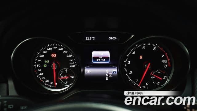 Mercedes-Benz GLA-Class 2018 — ფოტო 7/17