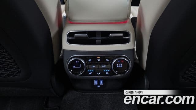 Genesis GV70 2023 — Şəkil 19/20