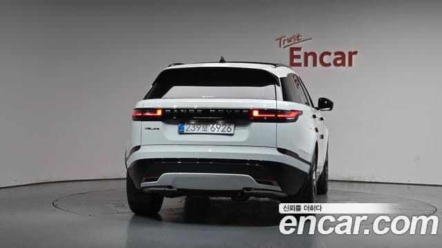 Land Rover Range Rover Velar 2025 — фото 4 из 20