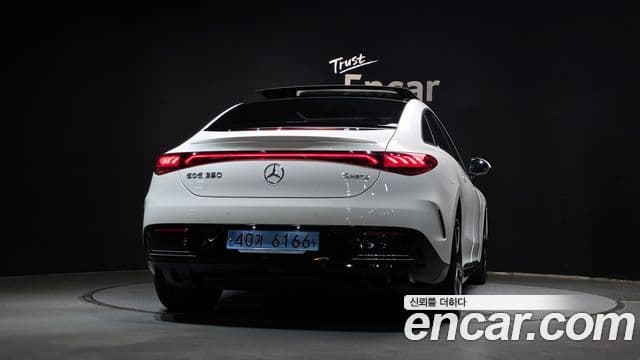 Mercedes-Benz EQE 2023 — ფოტო 25/32