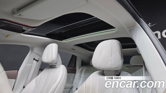Mercedes-Benz EQE 2023 — ფოტო 27/32