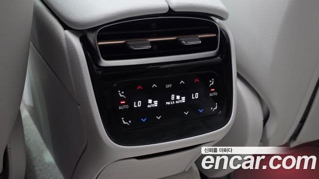Mercedes-Benz EQE 2023 — ფოტო 13/32