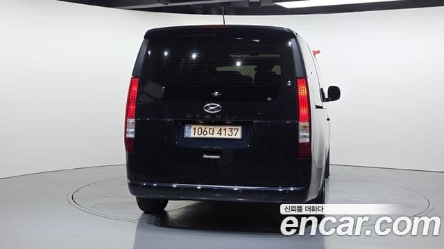 Hyundai Staria 2021 — ფოტო 4/20