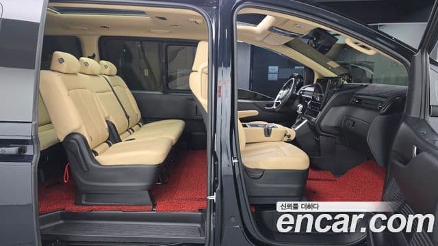 Hyundai Staria 2021 — ფოტო 19/20