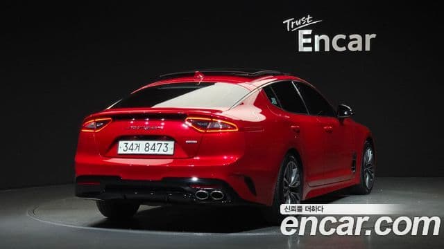 Kia Stinger 2018 — Фото 2/20