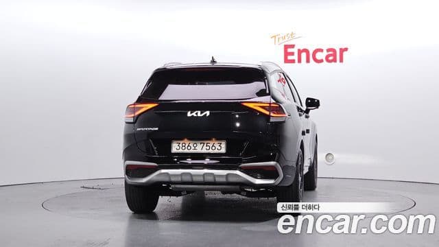 Kia Sportage 2022 — Фото 3/20