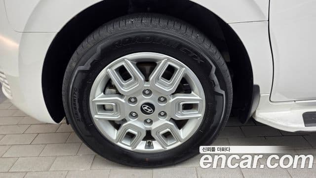 Hyundai Staria 2024 — фото 4 из 20