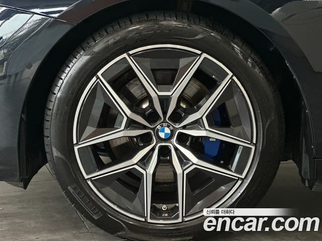 BMW 5 Series 2025 — фото 4 из 12