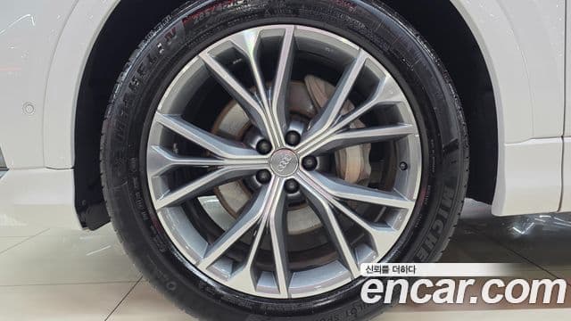 Audi Q7 2020 — Şəkil 20/20