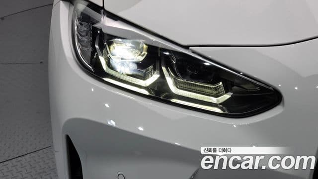 BMW M4 2023 — Photo 20/31