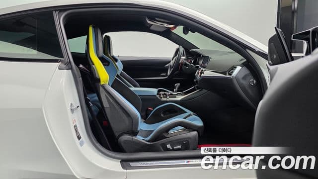 BMW M4 2023 — Photo 19/31