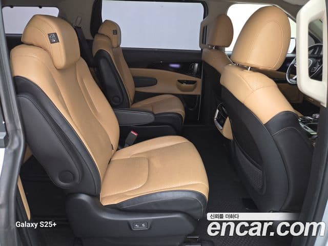 Kia Carnival 2021 — Фото 8/19