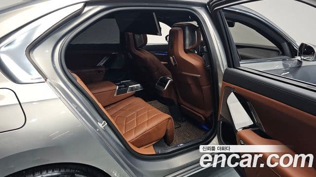 BMW 7 Series 2023 — Şəkil 12/20