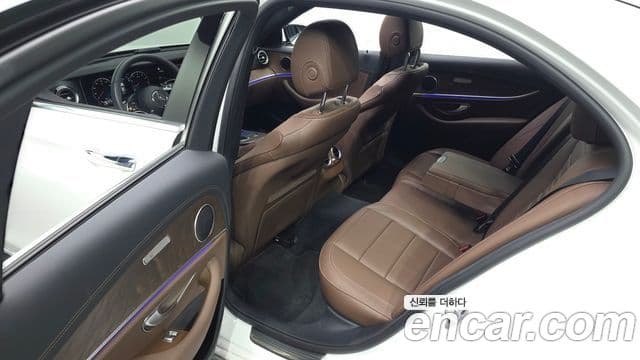 Mercedes-Benz E-Class 2023 — Şəkil 11/20