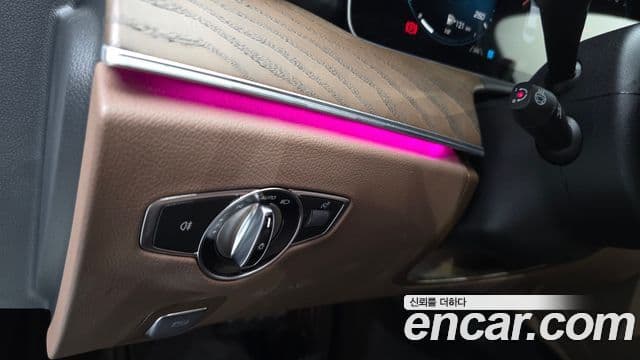Mercedes-Benz E-Class 2023 — Şəkil 13/20