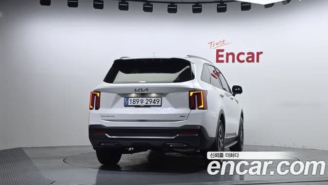 Kia Sorento 2023 — Фото 4/20