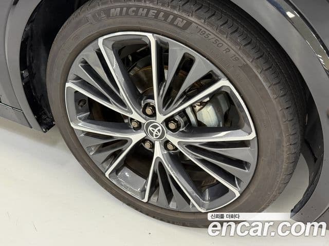 Toyota Prius 2024 — Şəkil 14/20