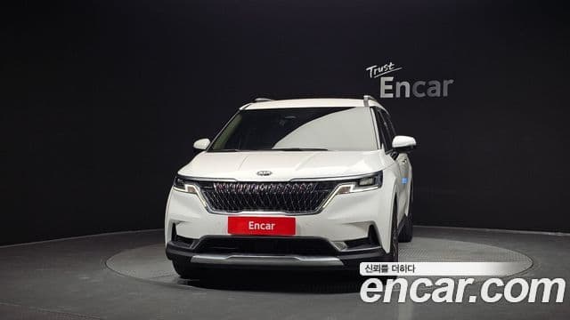 Kia Carnival 2021 — ფოტო 3/20