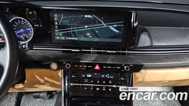 Kia Carnival 2022 — фото 14 из 20