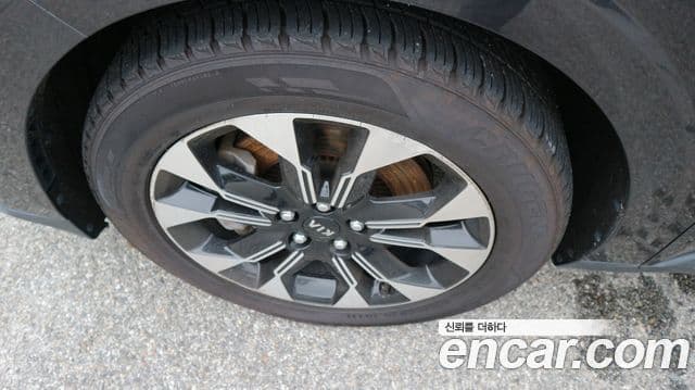 Kia Carnival 2021 — фото 5 из 20