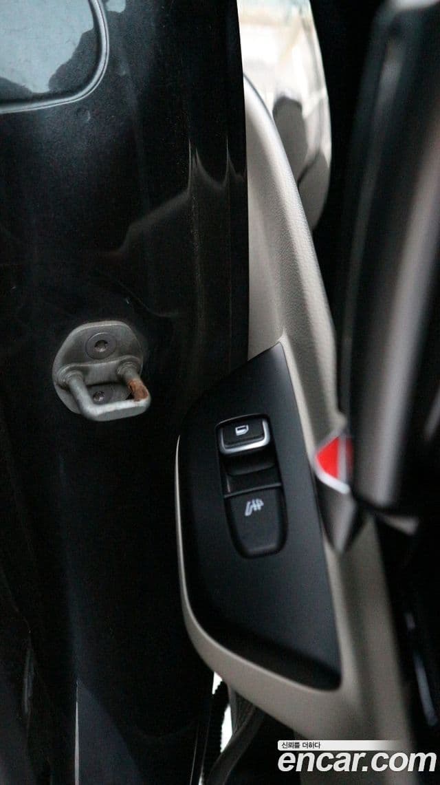Kia Carnival 2021 — ფოტო 6/20