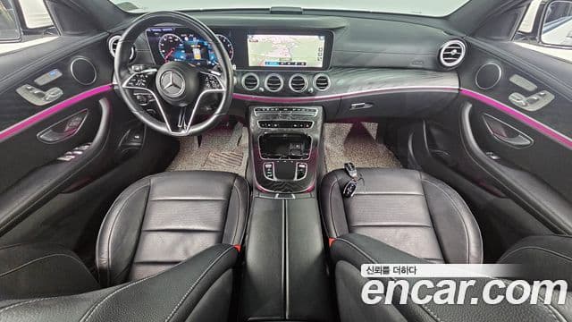 Mercedes-Benz E-Class 2022 — ფოტო 7/20