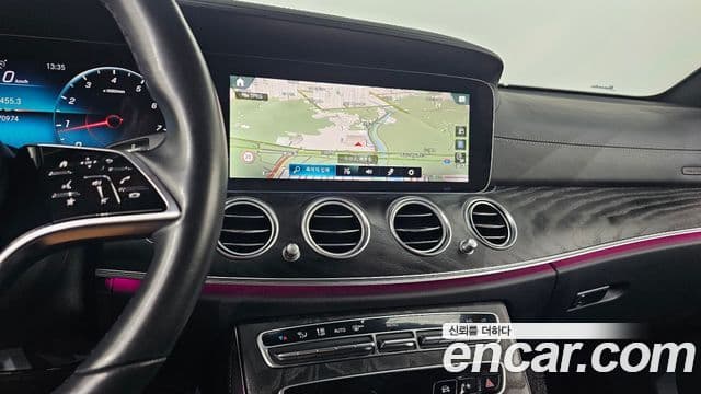 Mercedes-Benz E-Class 2022 — ფოტო 12/20