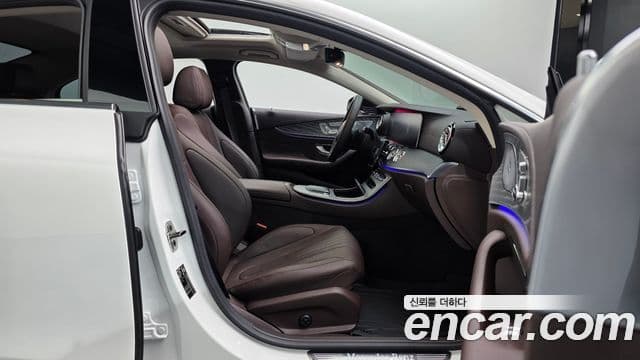 Mercedes-Benz CLS-Class 2021 — Photo 14/34