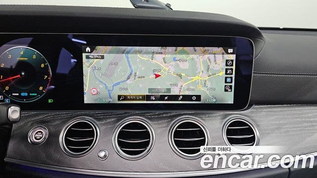 Mercedes-Benz E-Class 2022 — Фото 14/20